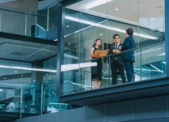 A leading internet company discovered that candidates coming from large enterprises