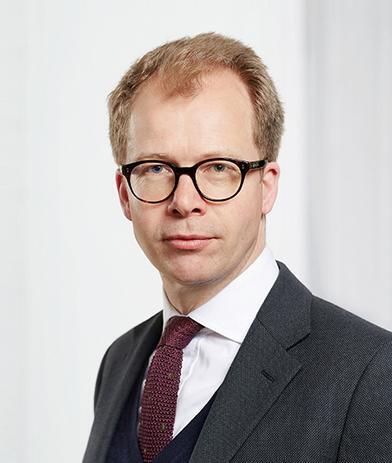 Portrait of Simon Kingston, leadership advisor at Russell Reynolds Associates