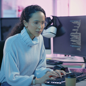 image-woman-computer-1442979973.jpg