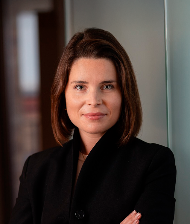 Portrait of Flora Juster, leadership advisor at Russell Reynolds Associates.png