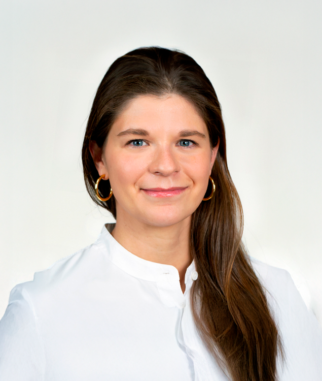Portrait of Corina Benitz, leadership advisor at Russell Reynolds Associates