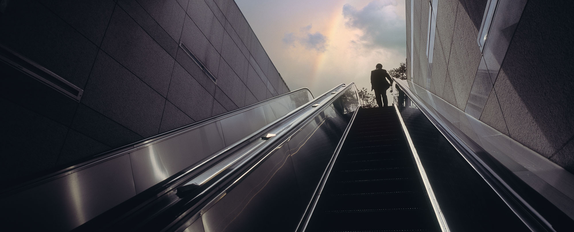 rra-image-escalator-1055897964.jpg