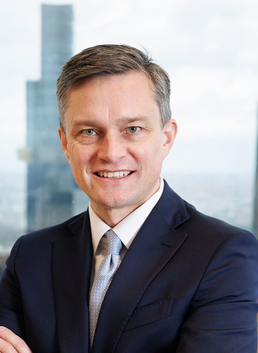Portrait of Alistair Macrae, leadership advisor at Russell Reynolds Associates