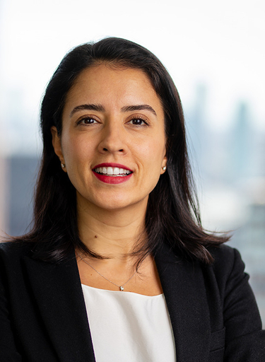 Portrait of Azra Gül, leadership advisor at Russell Reynolds Associates