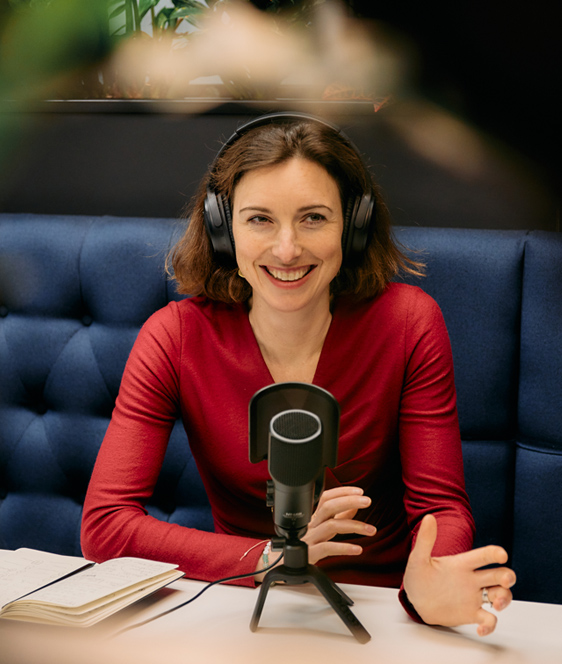 Portrait of Emma Combe, leadership advisor at Russell Reynolds Associates