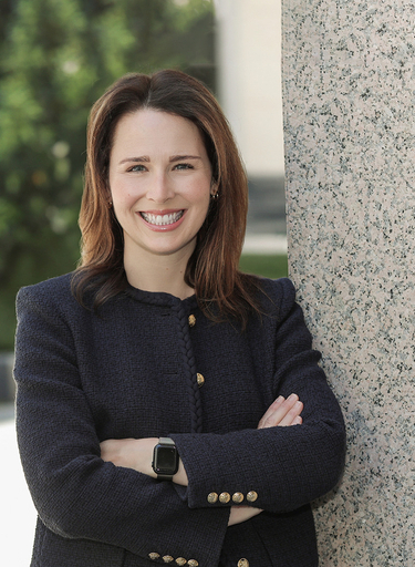Portrait of Lisa Hoover, leadership advisor at Russell Reynolds Associates