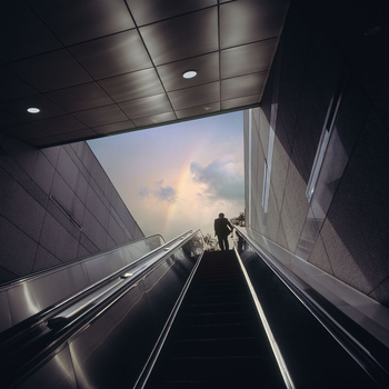 rra-image-escalator-1055897964.jpg
