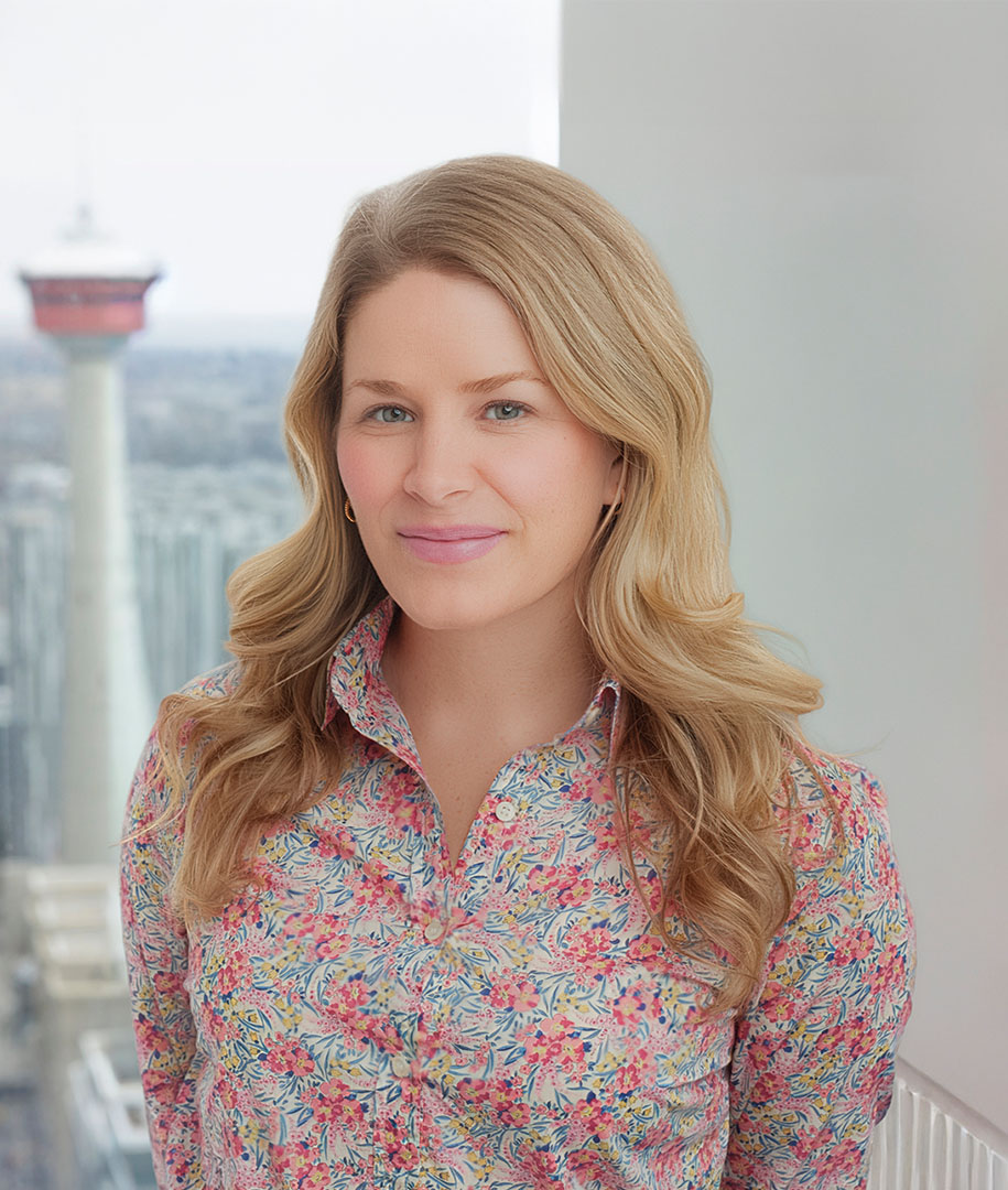 Portrait of Saya Fryer, leadership advisor at Russell Reynolds Associates.png