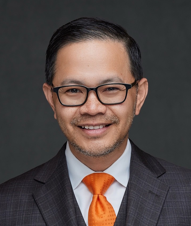 Portrait of Elmer Velasquez, leadership advisor at Russell Reynolds Associates