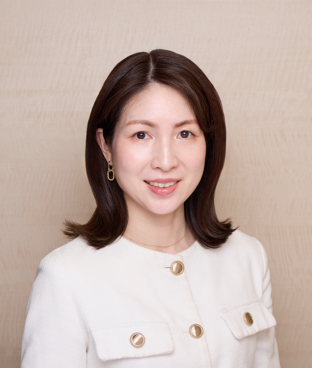 Portrait of Sari Hattanda, leadership advisor at Russell Reynolds Associates