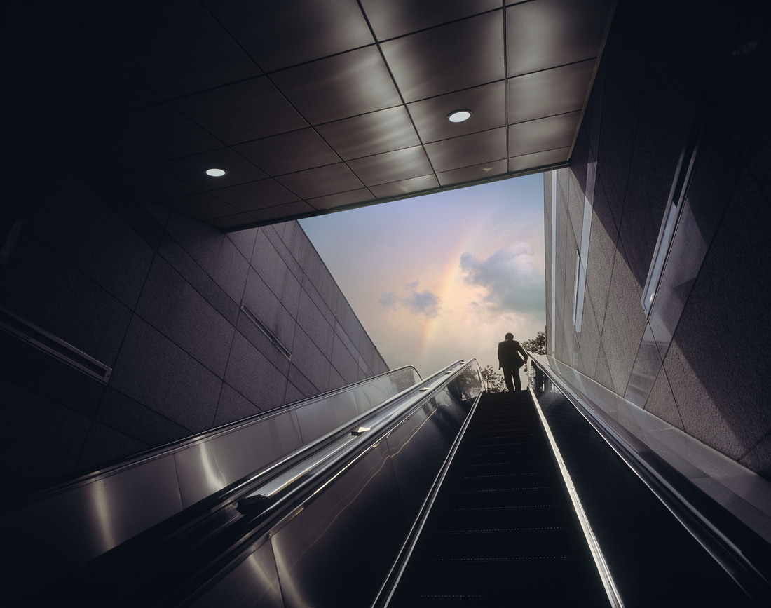 rra-image-escalator-1055897964.jpg